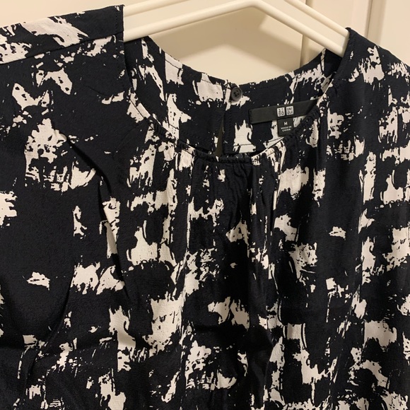 Uniqlo - Printed Sleeveless Blouse Top, Size M - Picture 4 of 9